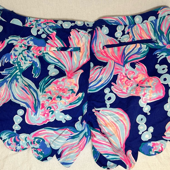 Lilly Pulitzer fish printed scallop edge shorts. - Picture 3 of 4